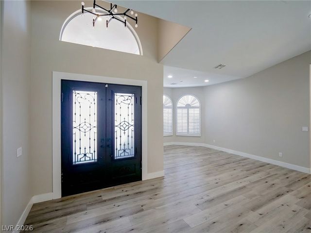 1740 Oval Circle, Las Vegas, NV 89117