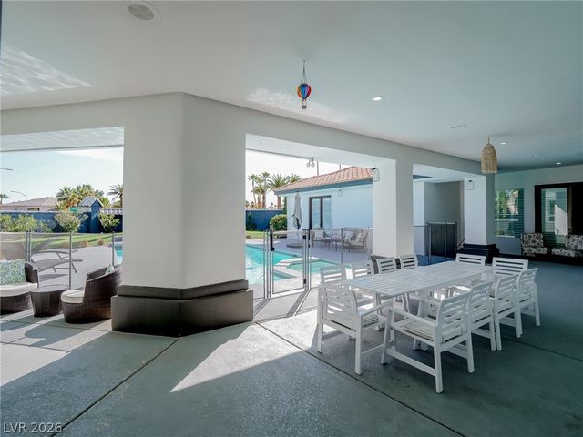 1740 Oval Circle, Las Vegas, NV 89117