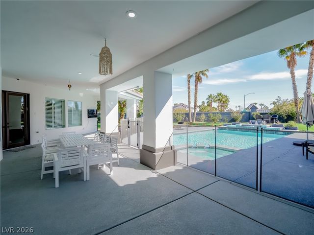 1740 Oval Circle, Las Vegas, NV 89117