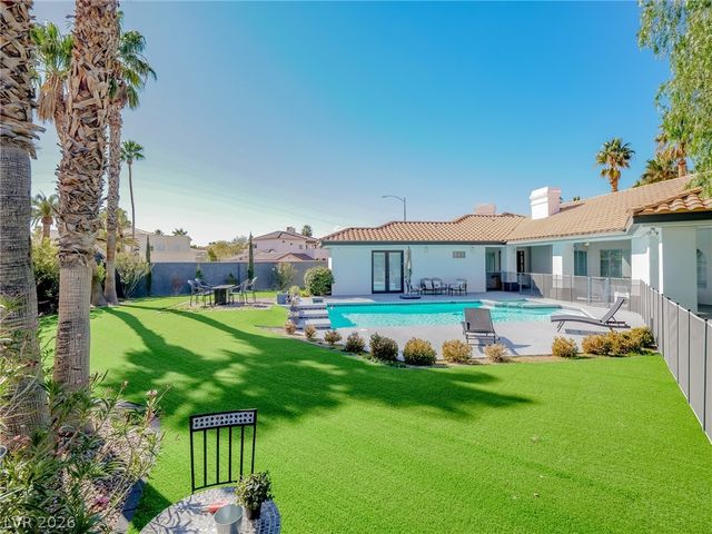 1740 Oval Circle, Las Vegas, NV 89117