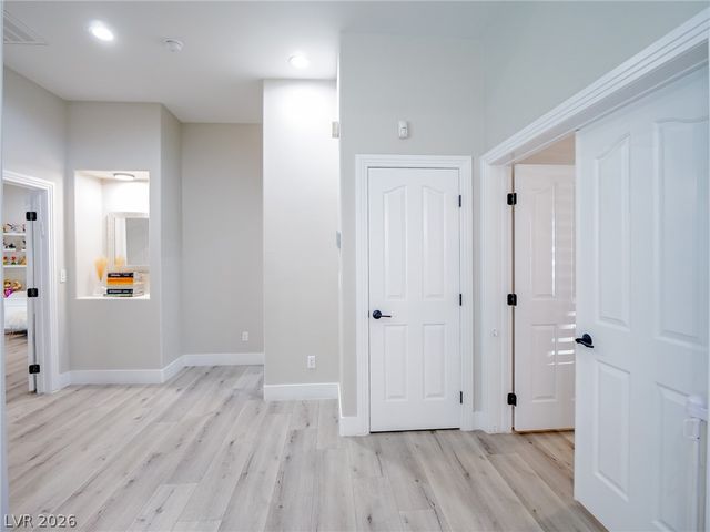 1740 Oval Circle, Las Vegas, NV 89117