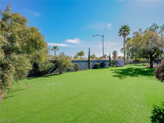 1740 Oval Circle, Las Vegas, NV 89117