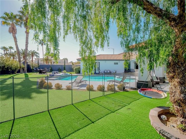 1740 Oval Circle, Las Vegas, NV 89117