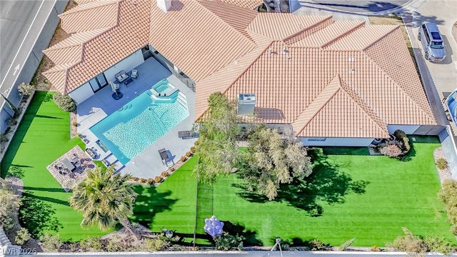 1740 Oval Circle, Las Vegas, NV 89117