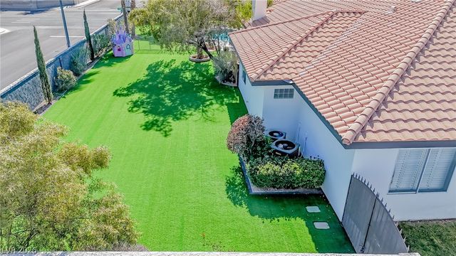 1740 Oval Circle, Las Vegas, NV 89117