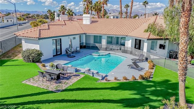 1740 Oval Circle, Las Vegas, NV 89117