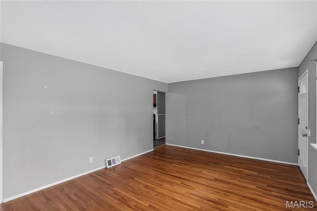 10320 Varnum Drive, St Louis, MO 63136