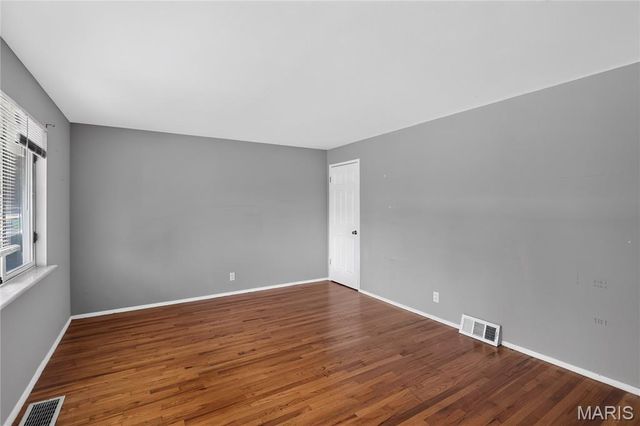 10320 Varnum Drive, St Louis, MO 63136