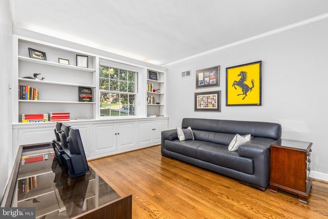 4225 50TH ST NW, Washington, DC 20016