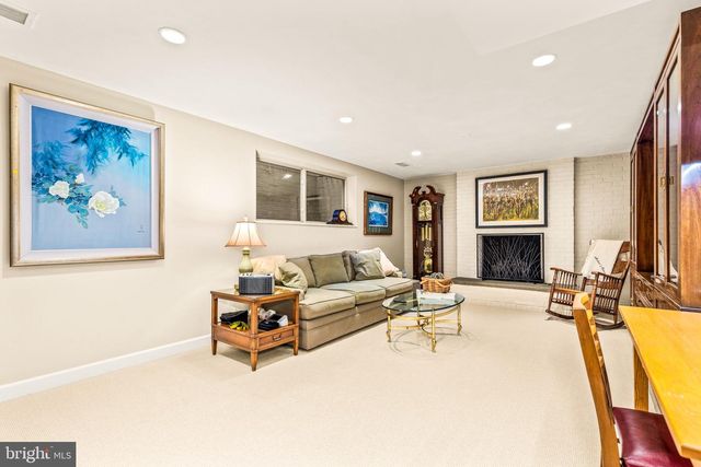 4225 50TH ST NW, Washington, DC 20016