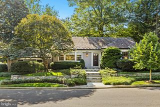 4225 50TH ST NW, Washington, DC 20016