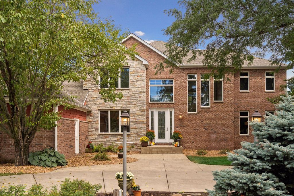 881 Jasmine Avenue Place N, Lake Elmo, MN 55042 — exterior