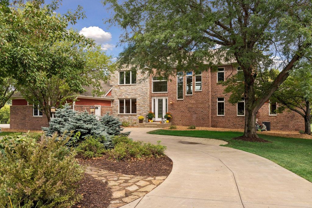 881 Jasmine Avenue Place N, Lake Elmo, MN 55042 — photo 2