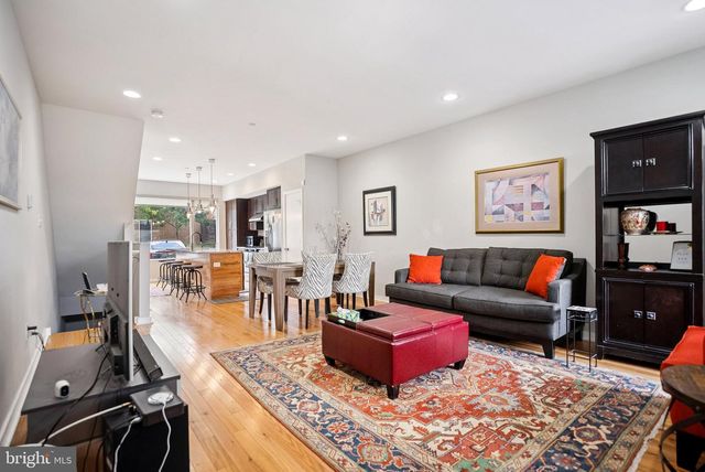 714 N 7TH ST, Philadelphia, PA 19123