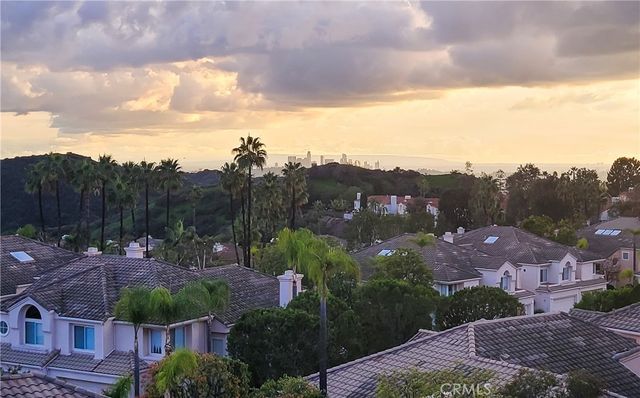 1942 Caminito De La Estrella, Glendale, CA 91208