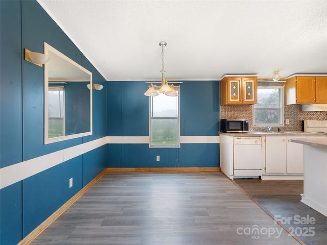 246 Lamonda Drive, Hendersonville, NC 28792