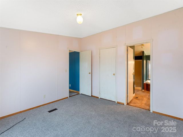 246 Lamonda Drive, Hendersonville, NC 28792