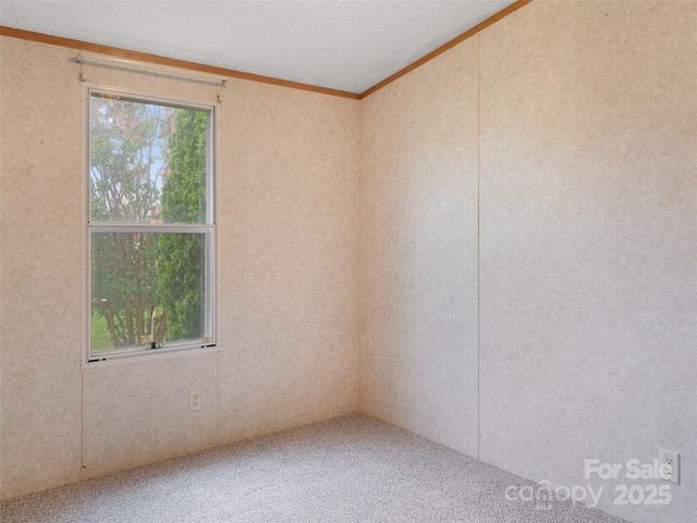 246 Lamonda Drive, Hendersonville, NC 28792