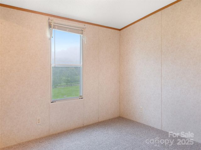 246 Lamonda Drive, Hendersonville, NC 28792