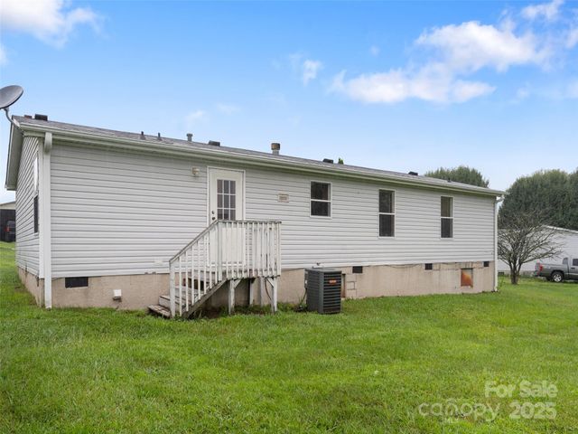 246 Lamonda Drive, Hendersonville, NC 28792