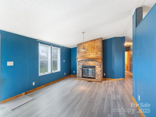 246 Lamonda Drive, Hendersonville, NC 28792