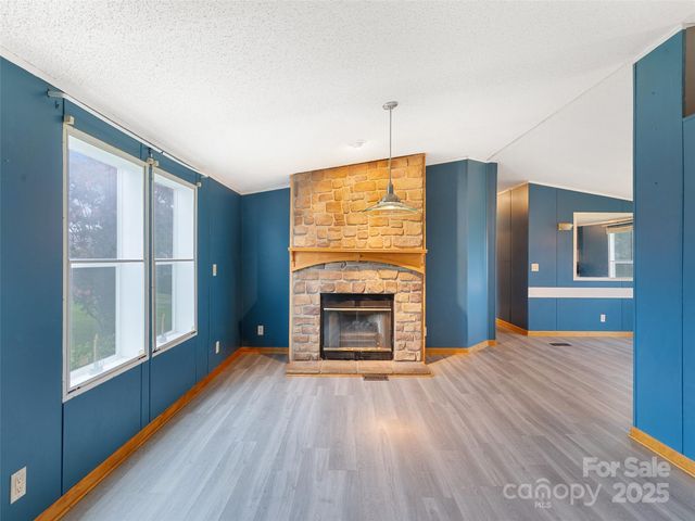 246 Lamonda Drive, Hendersonville, NC 28792