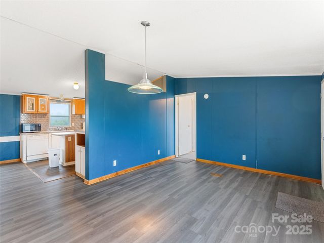 246 Lamonda Drive, Hendersonville, NC 28792