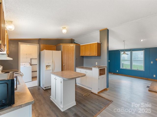 246 Lamonda Drive, Hendersonville, NC 28792
