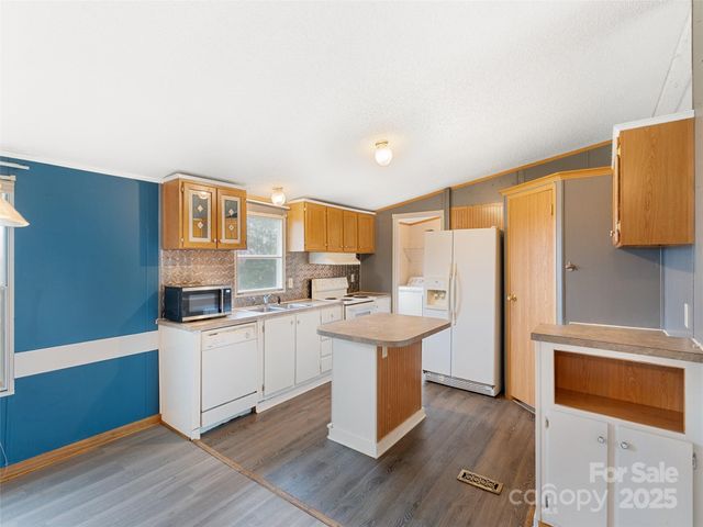 246 Lamonda Drive, Hendersonville, NC 28792