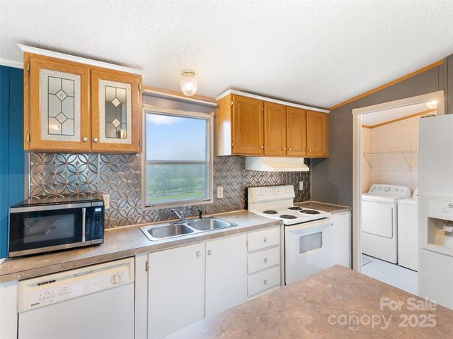 246 Lamonda Drive, Hendersonville, NC 28792