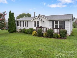 246 Lamonda Drive, Hendersonville, NC 28792