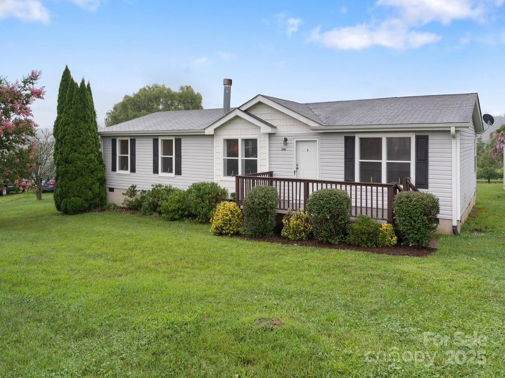 246 Lamonda Drive, Hendersonville, NC 28792