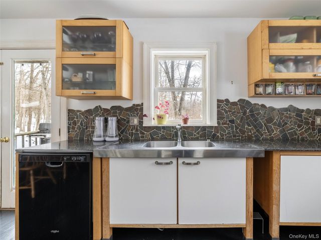 74 Lemon Lane, Rhinebeck, NY 12572