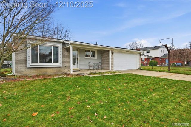 21231 Tiffany Drive, Woodhaven, MI 48183