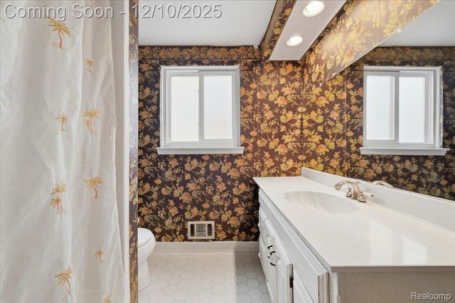 21231 Tiffany Drive, Woodhaven, MI 48183