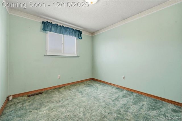 21231 Tiffany Drive, Woodhaven, MI 48183