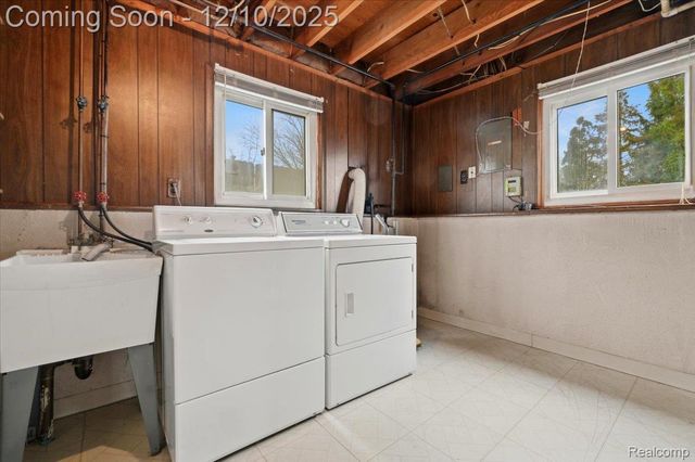 21231 Tiffany Drive, Woodhaven, MI 48183