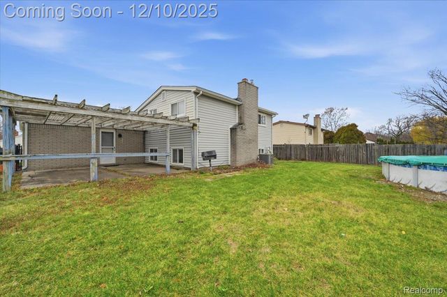 21231 Tiffany Drive, Woodhaven, MI 48183