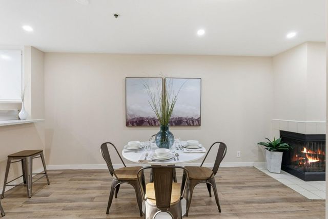 153 California Avenue F215, Palo Alto, CA 94306