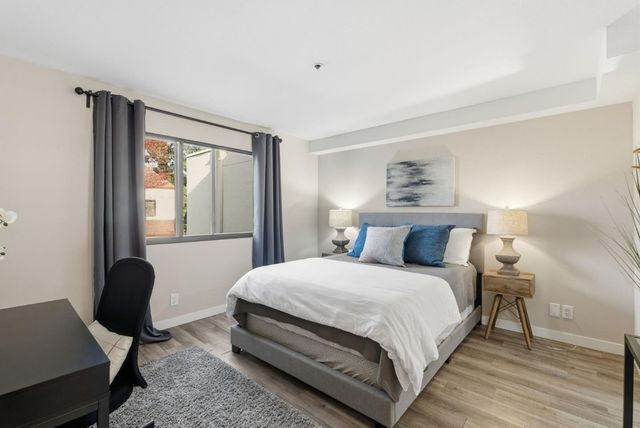 153 California Avenue F215, Palo Alto, CA 94306