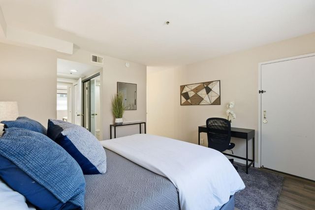 153 California Avenue F215, Palo Alto, CA 94306