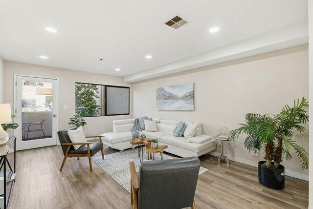 153 California Avenue F215, Palo Alto, CA 94306