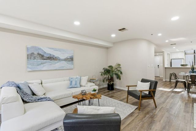 153 California Avenue F215, Palo Alto, CA 94306