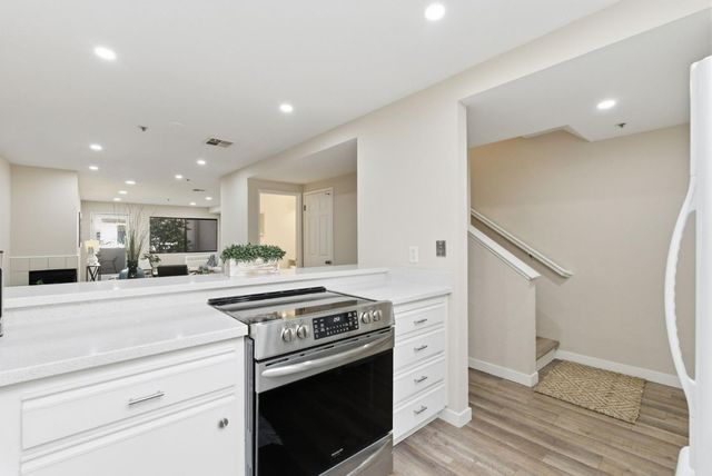 153 California Avenue F215, Palo Alto, CA 94306