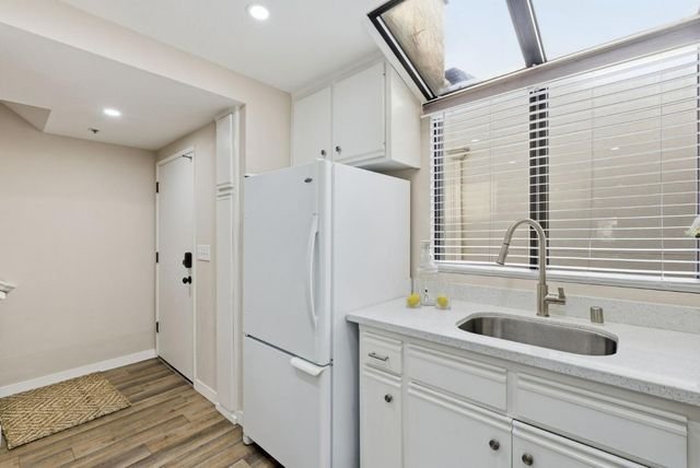 153 California Avenue F215, Palo Alto, CA 94306