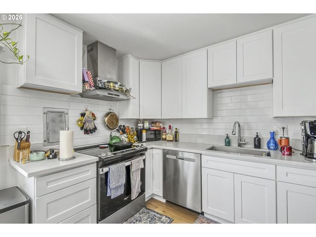 2523 Ne 111TH Ave, Portland, OR 97220