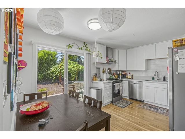 2523 Ne 111TH Ave, Portland, OR 97220