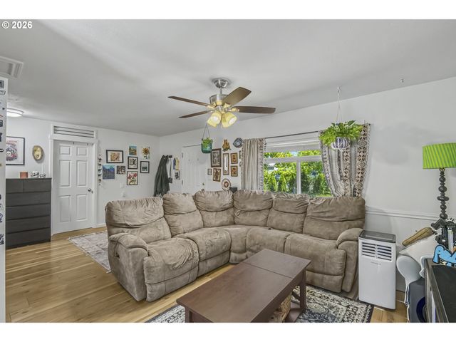 2523 Ne 111TH Ave, Portland, OR 97220