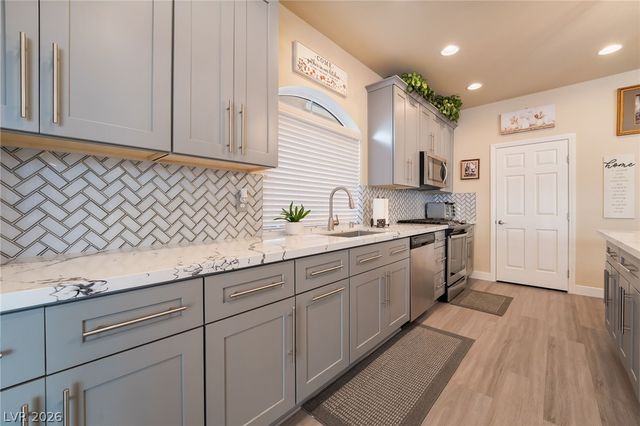 6028 Thistle Meadow Avenue, Las Vegas, NV 89139
