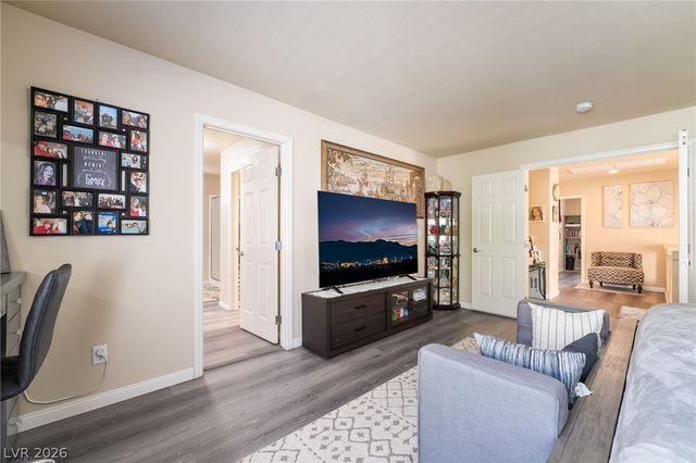 6028 Thistle Meadow Avenue, Las Vegas, NV 89139